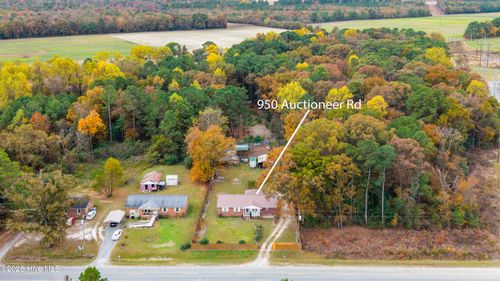950 Auctioneer Rd, Clinton, NC, 28328-6180 | Card Image