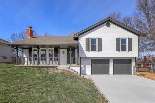412 Ne Crescent St, Lee's Summit, MO, 64086-6302 | Card Image