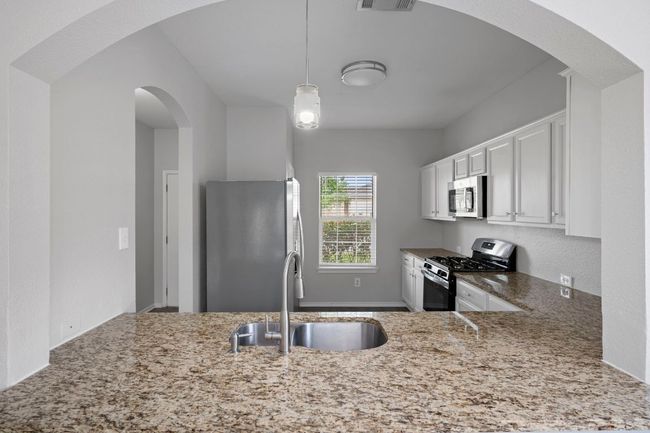 720 Northcreek Blvd, House other with 4 bedrooms, 3 bathrooms and 4 parking in Leander TX | Image 5