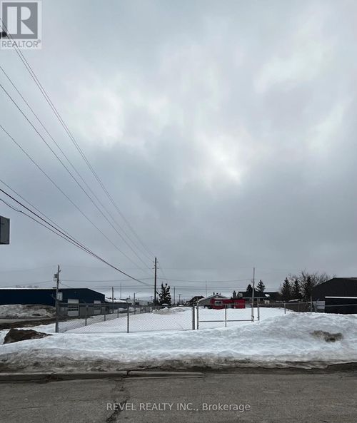 18 Fifth Street, Cochrane, ON, P0L1C0 | Card Image