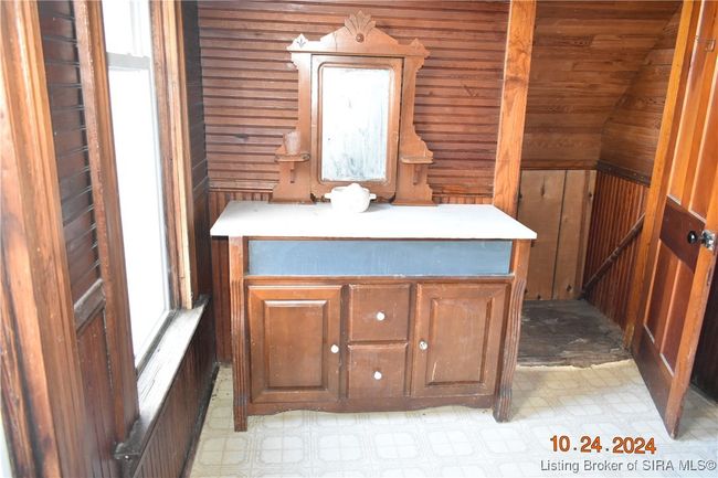 326 N Sycamore St, Home with 4 bedrooms, 2 bathrooms and null parking in Campbellsburg IN | Image 35
