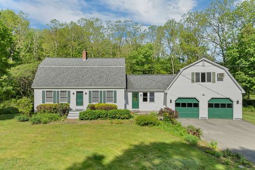 1 Muddy Pond Rd, Kensington, NH, 03833-6817 | Card Image