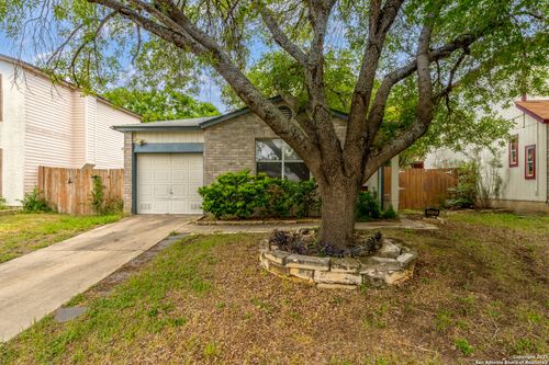 2435 Westgard Pass, San Antonio, TX, 78245-2584 | Card Image