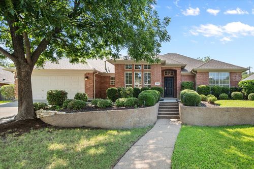 3809 Woodside Dr, Arlington, TX, 76016-3030 | Card Image