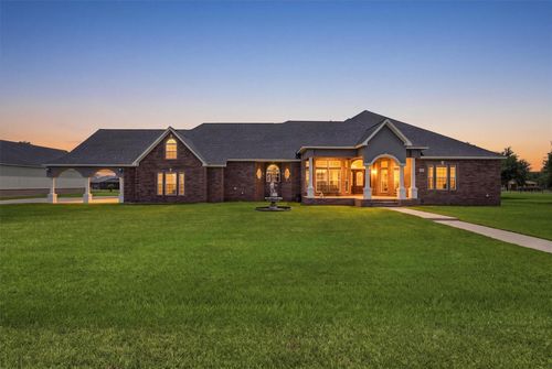 9018 Water Point Dr, Beach City, TX, 77523-9805 | Card Image