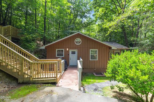 4151 Oak Ridge St, Pigeon Forge, TN, 37863-4019 | Card Image