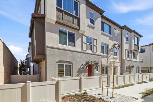 9323 Via Azul, Pico Rivera, CA, 90660-2404 | Card Image