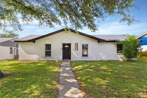1501 Crockett St, Garland, TX, 75042-5042 | Card Image