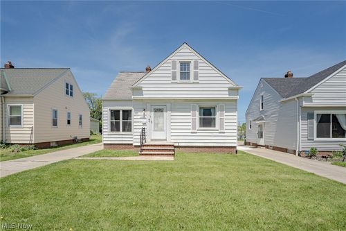 11007 Wallingford Ave, Garfield Heights, OH, 44125-2745 | Card Image