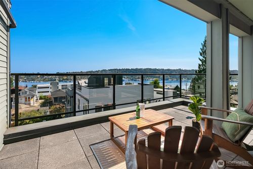 apt-a208-655 Crockett St, Seattle, WA, 98109-2796 | Card Image