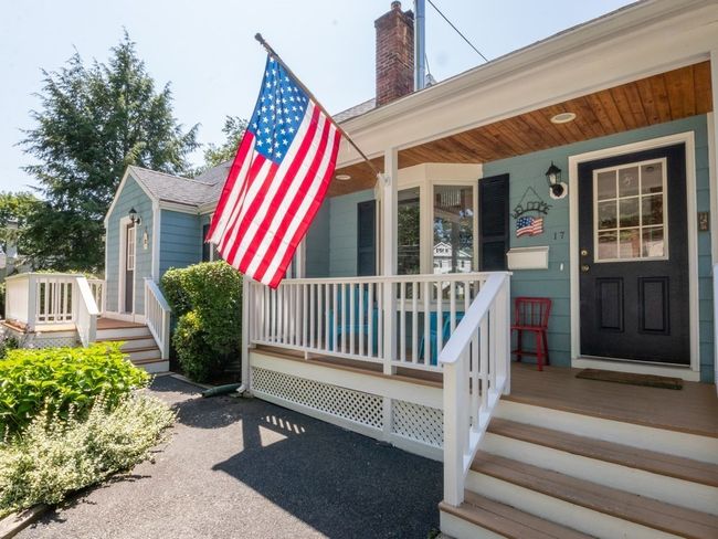 17 Sunrise Rd, House other with 3 bedrooms, 2 bathrooms and 4 parking in Westwood MA | Image 4