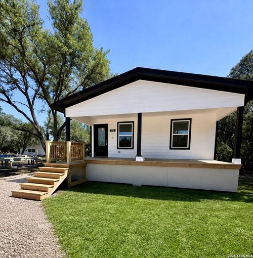 918 Scenic Dr, Bandera, TX, 78003-5429 | Card Image