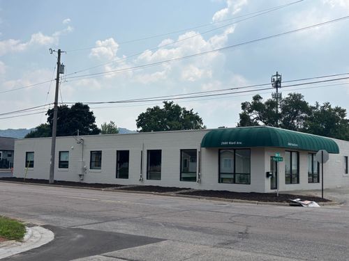 2600 Ward Ave, La Crosse, WI, 54601-7424 | Card Image