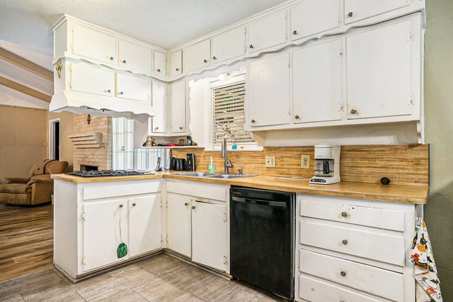 7332 Trimble Dr, House other with 3 bedrooms, 2 bathrooms and null parking in Fort Worth TX | Image 14