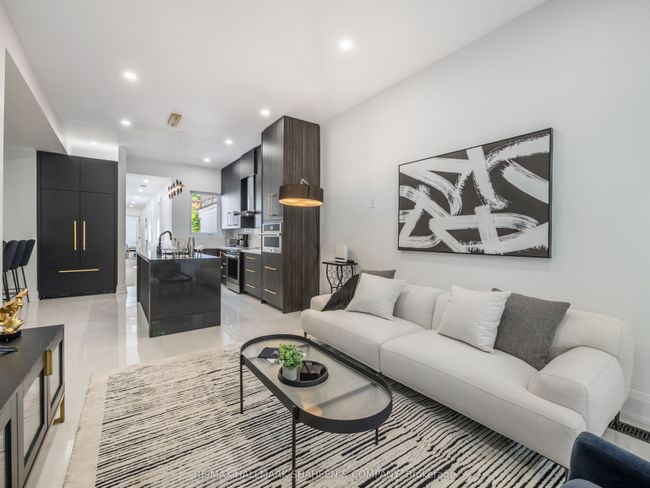 B - 357 Euclid Ave, Home with 2 bedrooms, 1 bathrooms and null parking in Toronto ON | Image 6