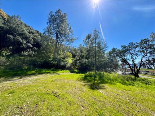 3382 Country Club Dr, Lucerne, CA, 95458-8501 | Card Image