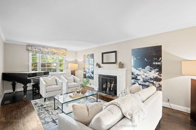 14 Lawnhurst Blvd, House other with 5 bedrooms, 3 bathrooms and 2 parking in Toronto ON | Image 5