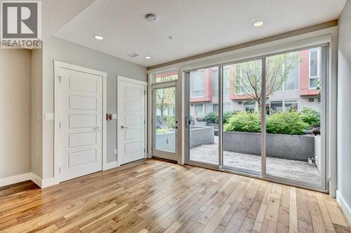 2717 17 St Sw, Calgary, AB, T2T4N4 | Card Image