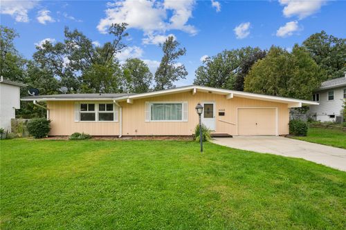 4209 Northwood Drive Ne, Cedar Rapids, IA, 52402 | Card Image