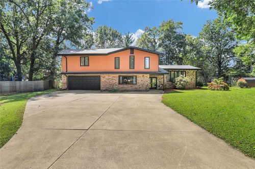 715 Cortez Dr, Forsyth, IL, 62535-9721 | Card Image