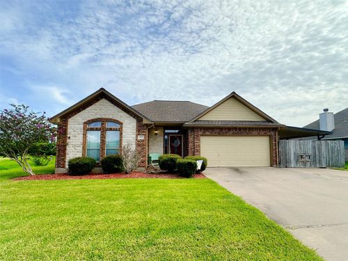 200 Washington Ave, Clute, TX, 77531-4770 | Card Image