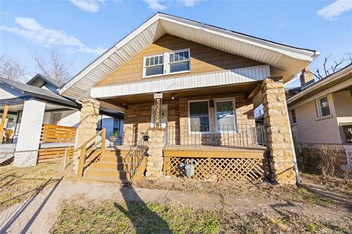 3741 Olive St, Kansas City, MO, 64109-2847 | Card Image