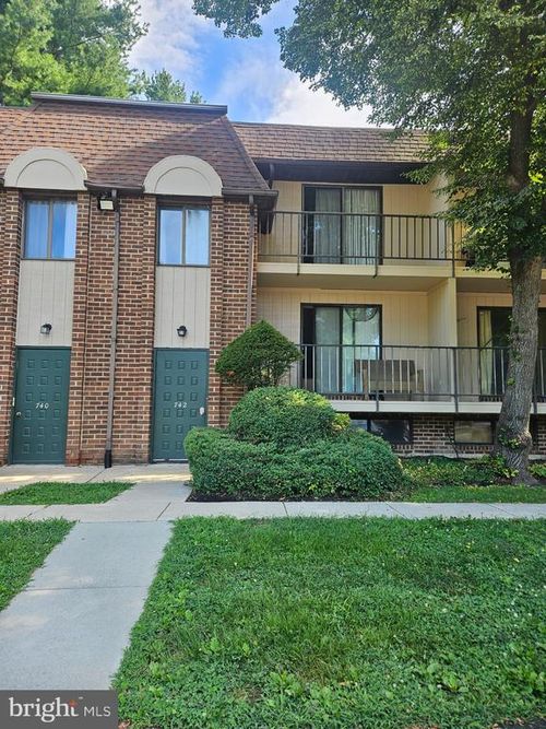 742 Putnam Blvd, WALLINGFORD, PA, 19086-6703 | Card Image