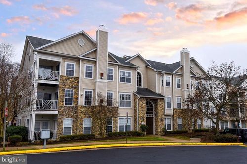 202-5909 Founders Hill Dr, ALEXANDRIA, VA, 22310-5457 | Card Image