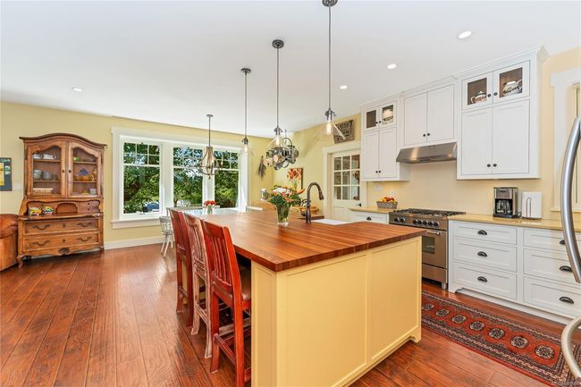 6140 Lakes Rd, House other with 5 bedrooms, 5 bathrooms and 4 parking in Duncan BC | Image 9
