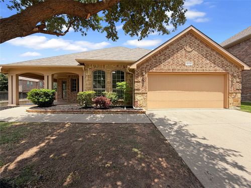 10036 Red Bluff Ln, Fort Worth, TX, 76177-7401 | Card Image
