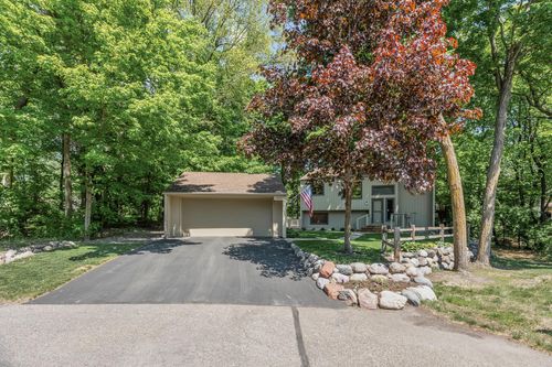 1850 Comstock Ln N, Plymouth, MN, 55447-2835 | Card Image
