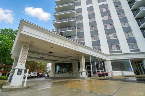 2200 Victory Pkwy, Cincinnati, OH, 45206-2882 | Card Image