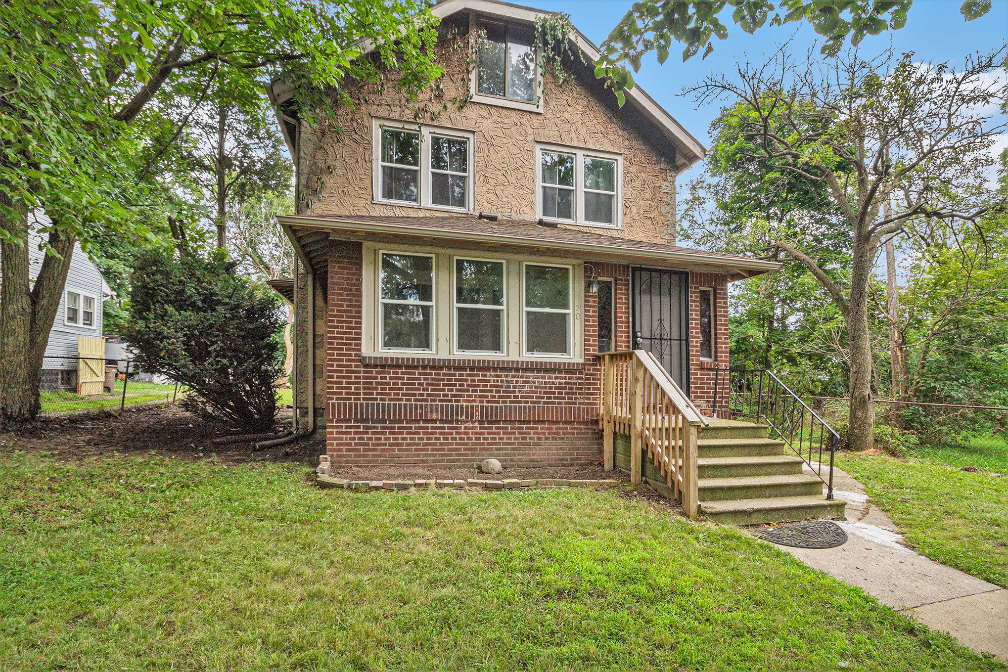 Lewis St, Pontiac, MI 48342