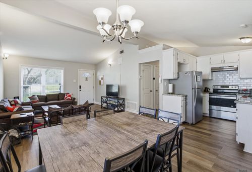 2261 Carolyn Ave, Denham Springs, LA, 70726-5126 | Card Image