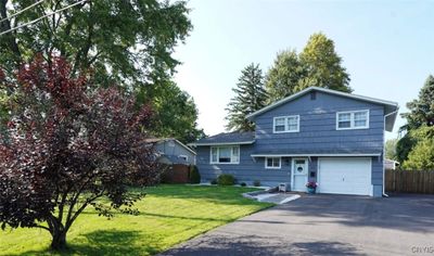 115 Rosewood Drive, House other with 3 bedrooms, 1 bathrooms and null parking in Clay NY | Image 1