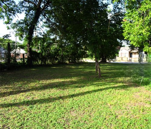 4904 Colonial Avenue, Dallas, TX, 75215 | Card Image