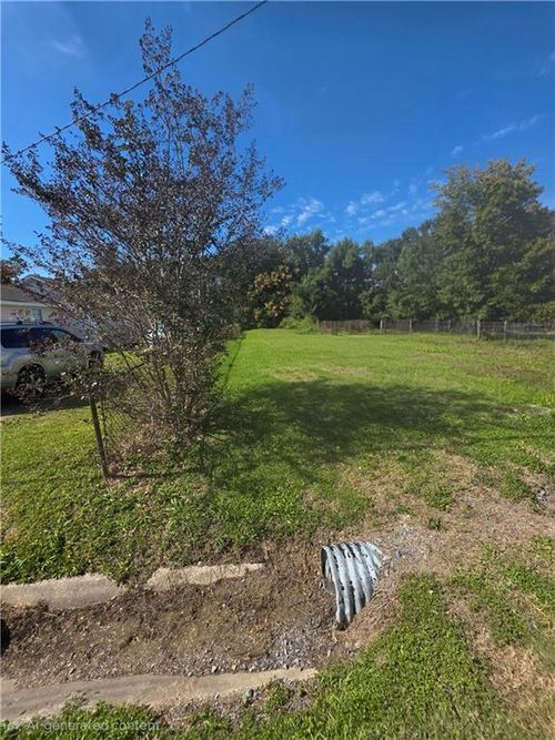 329 Good Hope St, Norco, LA, 70079-2347 | Card Image