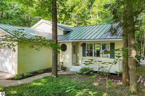 8315 Aimee Ln, Lake Ann, MI, 49650-9405 | Card Image