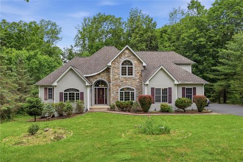 608 Washington Xing, East Stroudsburg, PA, 18301-9812 | Card Image