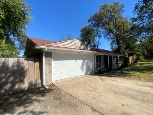 939 E Red Bird Ln, Dallas, TX, 75241-2510 | Card Image