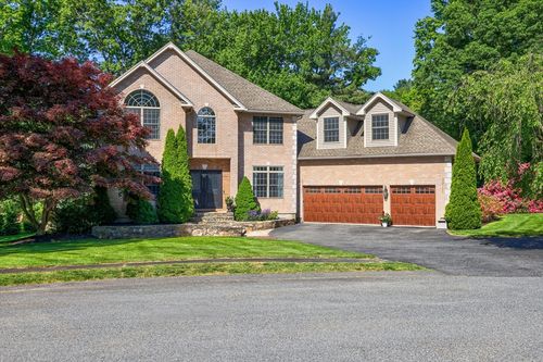 10 Strawberry Knoll Dr, Sutton, MA, 01590-3108 | Card Image