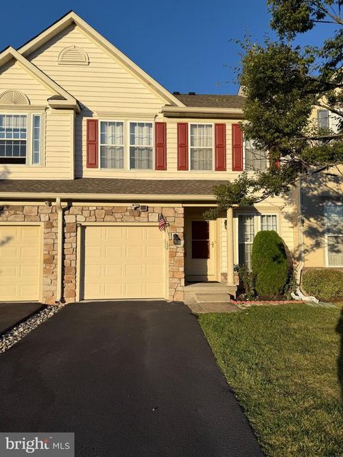 136 N Savanna Dr, POTTSTOWN, PA, 19465-6605 | Card Image
