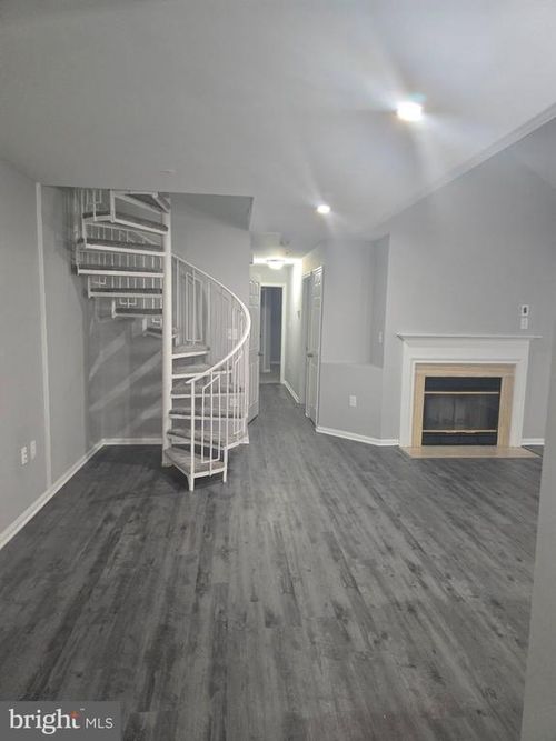 303-9605 Lake Pointe Ct, UPPER MARLBORO, MD, 20774-4706 | Card Image