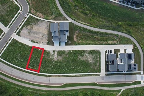 9407 S Lake Vista Parkway, Oak Creek, WI, 53154 | Card Image