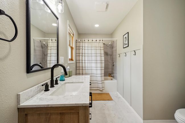 #14 Primary Bath.jpg | Image 14