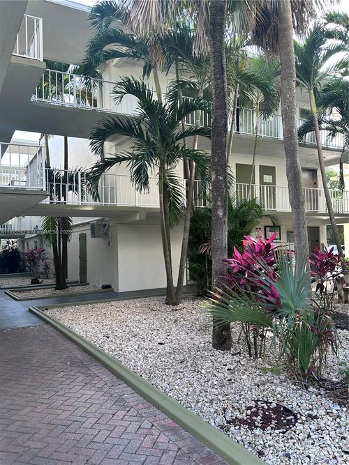 apt-104-4235 N University Dr, Sunrise, FL, 33351-6216 | Card Image