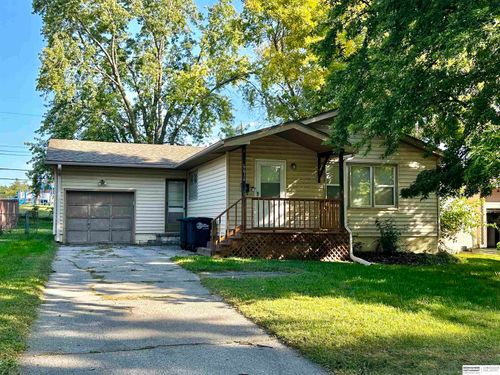 6614 Parkview Ln, Omaha, NE, 68104-1563 | Card Image