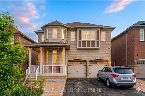 8 Goreridge Cres, Brampton, ON, L6P1P2 | Card Image