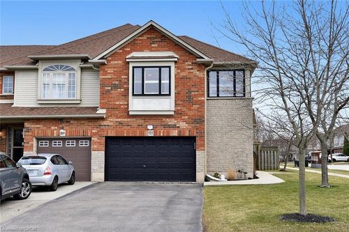 111 Magnolia Cres, Grimsby, ON, L3M5R5 | Card Image