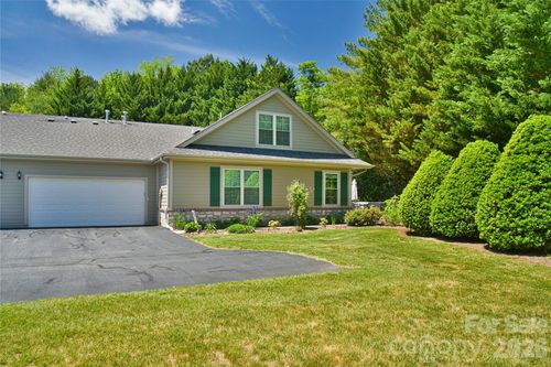 11 Outlook Cir, Swannanoa, NC, 28778-9233 | Card Image